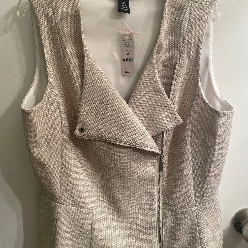 WHBM Ivory sleeveless moto vest Size 10 NWT